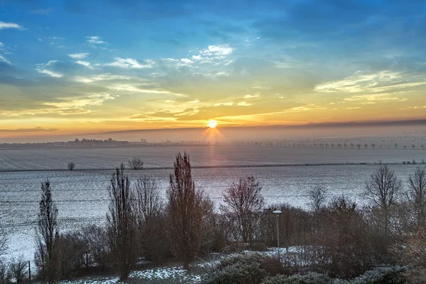 Landspape zima w sunrise w Bad Frankenhausen — Zdjęcie stockowe