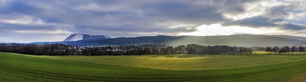 Malerische Landschaft bei Bad frankenhausen im Kiffhäusergebirge — Stockfoto