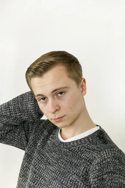 Portret van schattige tiener jongen — Stockfoto