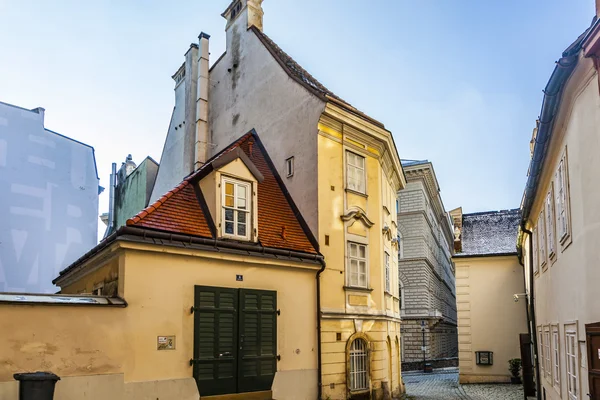 Típicas casas antiguas en Viena primer distrito en la famosa zona M — Foto de Stock