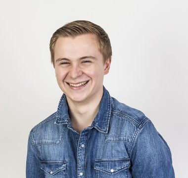 Sevimli bir gencin portresi. 