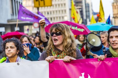 Ezb ve kapitalizm karşı insanlar göstermek