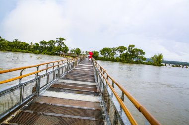 Nehir Iguacu Brezilya üzerinden köprü