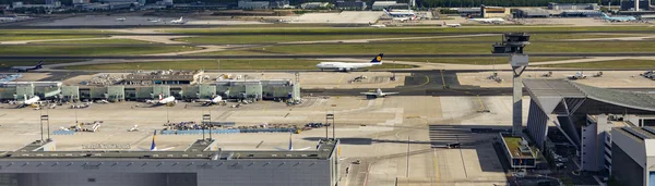 Luchtfoto van luchthaven in Frankfurt — Stockfoto