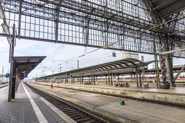 Uvnitř hlavního nádraží ve Frankfurtu — Stock fotografie