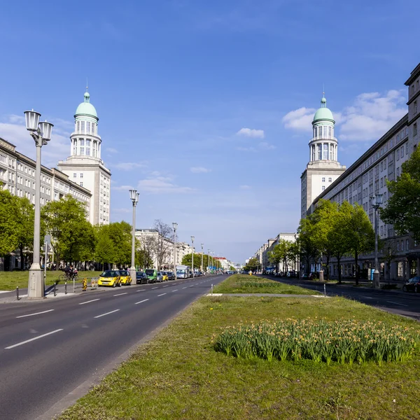 Il Frankfurter Tor (Porta di Francoforte) a Berlino — Foto Stock