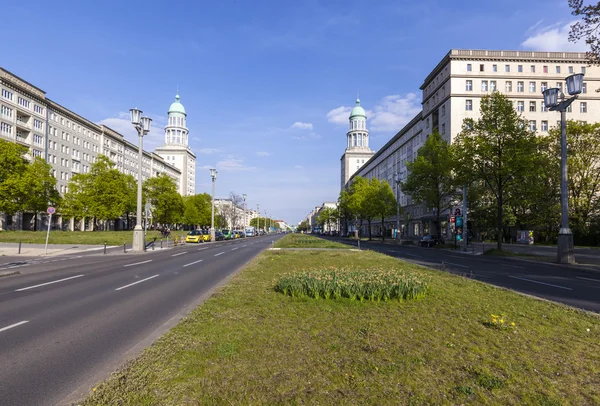 El Frankfurter Tor (Puerta de Frankfurt) en Berlín — Foto de Stock