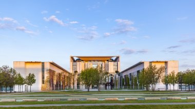 Sunris içinde Bundeskanzleramt (Federal Chancellery Almanca)