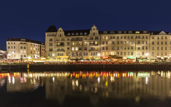 Hausfassade der ehemaligen staendigen Vertretung der bundesrepubl — Stockfoto