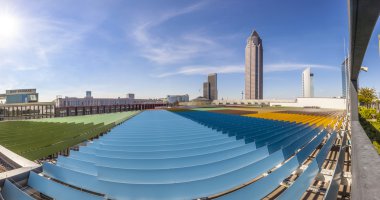 Ticaret Fuarı kule Messeturm: ve Frankfurter yanındaki Marriott hotel