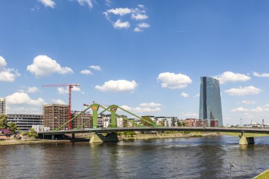 Avrupa Cen nehir ana ve yeni merkez manzarası