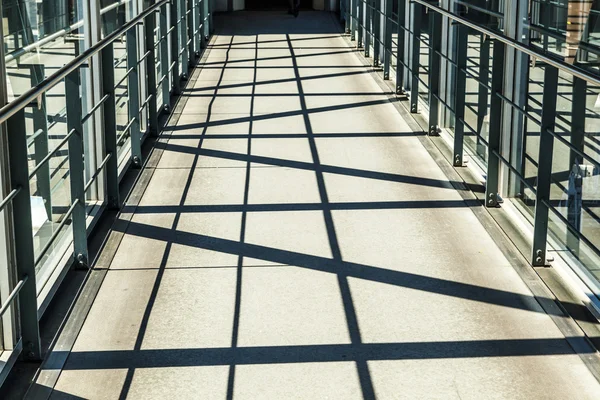 Düsenbrücke von innen zum Einsteigen ins Flugzeug — Stockfoto