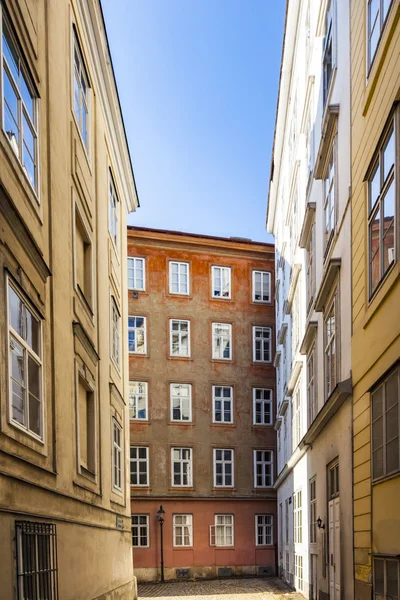 Typical old houses in Vienna first district in the famous area M — Stock Photo, Image