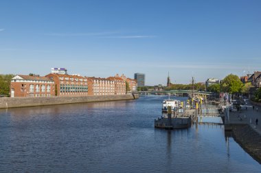 Teerhof ile Cityscape Weser Nehri, soldaki 