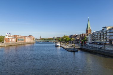 Teerhof ile Cityscape Weser Nehri, soldaki 