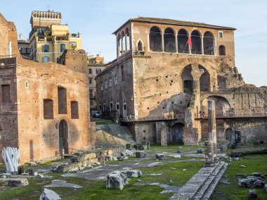 Trajan'ın Pazar (Mercati di Borghese'nin) Roma kalıntıları. İtalya