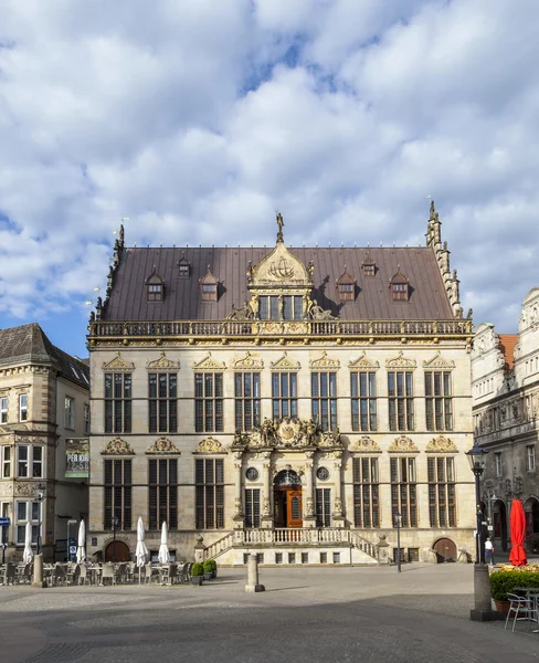 Fasad av gammalt Guilde hus på marknadsföra förlägger i Bremen — Stockfoto