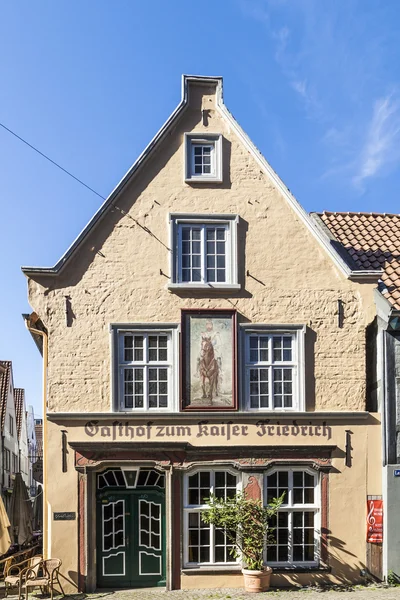 Viejo restaurante Kaiser Friedrich situado en el barrio medieval — Foto de Stock