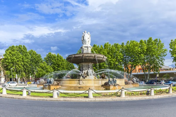 The Fontaine de la Rotonde fountain — Stock Photo, Image