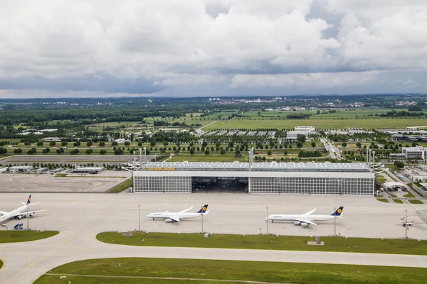 Widok z lotu ptaka na międzynarodowe lotnisko w Monachium — Zdjęcie stockowe