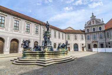 Münih'teki Residenz içinde tarihi avlu