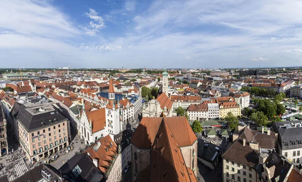 Beautiful super wide-angle sunny aerial view of Munich, Bavaria. — Stock Photo, Image