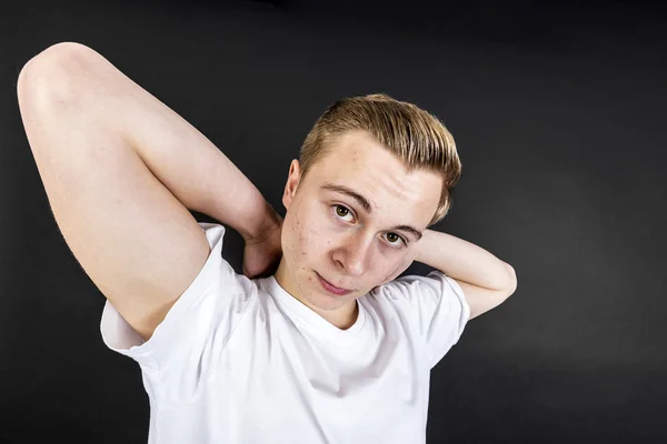 Portrait of cute smiling teenage boy — Stock Photo, Image