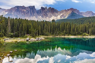 Latemar Dolomites gölde Karersee