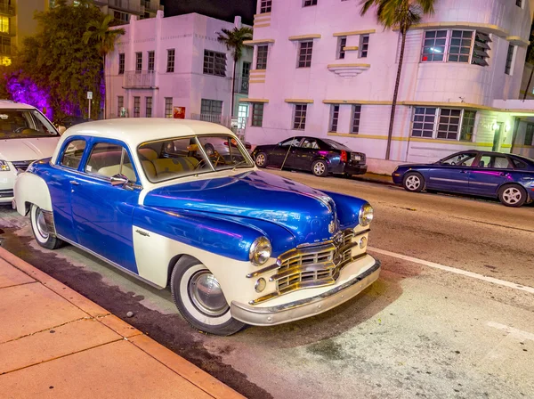 Vista nocturna en Ocean Drive en Miami Beach —  Fotos de Stock