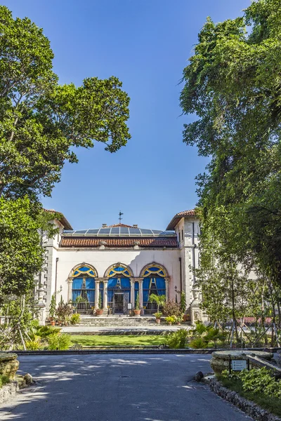 Vizcaya, Floridas nejluxusnější rezidenci pod modrou oblohou — Stock fotografie