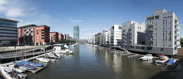 Westhafen v oblasti přístavu v Frankfurt, Německo — Stock fotografie