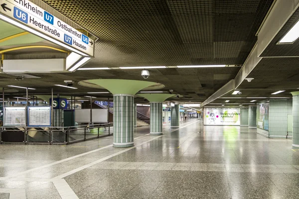 Train-stationen Hauptwache i Frankfurt — Stockfoto