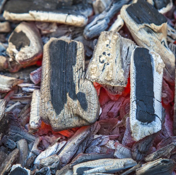 Vermelho quente preto fundo de carvão — Fotografia de Stock
