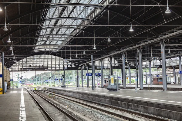 Tren istasyonu Wiesbaden, Almanya — Stok fotoğraf