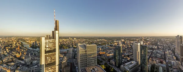 Panorama de Fráncfort del Meno con rascacielos — Foto de Stock