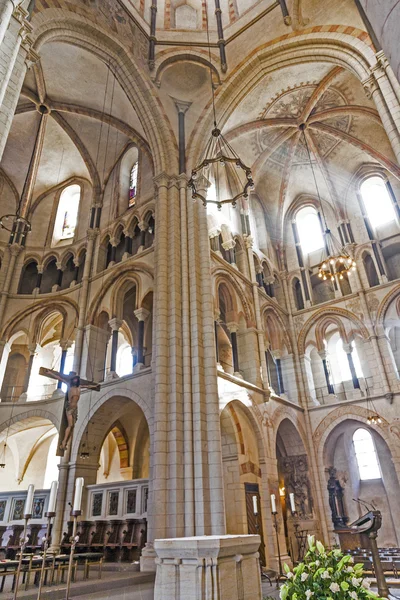 Cúpula gótica em Limburg, Alemanha em cores bonitas — Fotografia de Stock