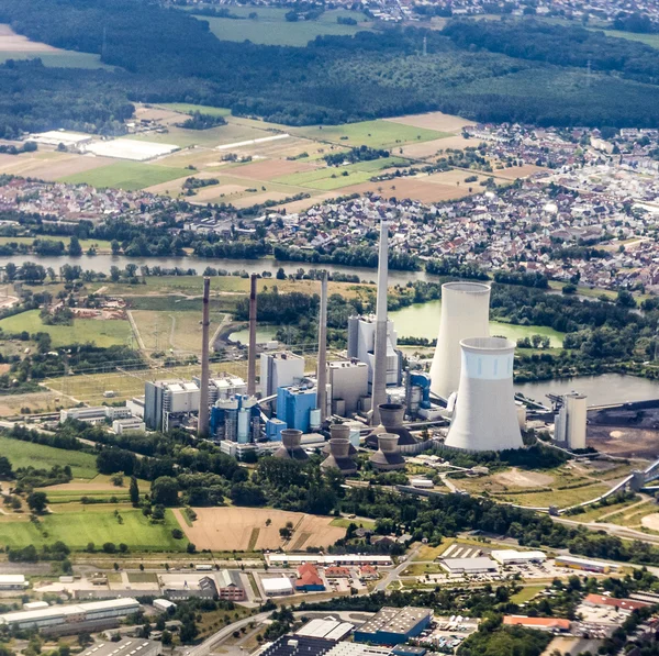 Luchtfoto van bruto-krotzenburg-elektriciteitscentrale — Stockfoto