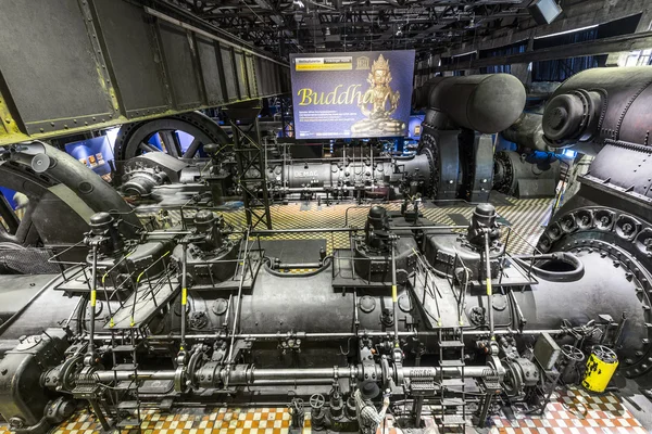 Dentro do hall da máquina para aquecimento na Volklingen Ironworks Imagens De Bancos De Imagens