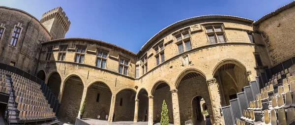 Франція, le Chateau de l Emperi в салон-де-Прованс — стокове фото