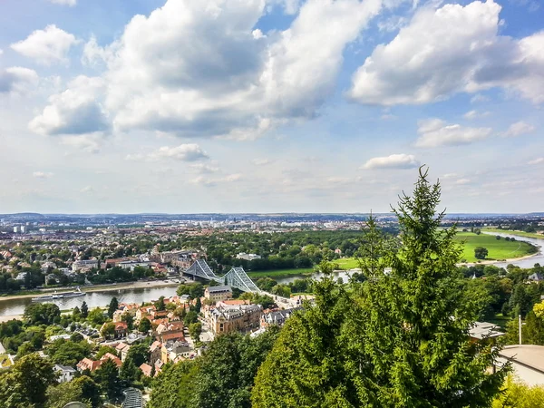 Известная долина Эльбы в Дрездене, Германия — стоковое фото