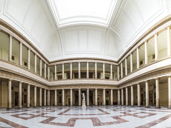 À l'intérieur du palais de justice avec la cour d'Aix en provence — Photo