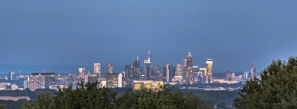 Frankfurt nad Mohanem v pozdní večerní světlo — Stock fotografie
