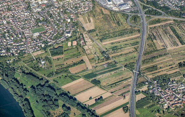 Vista panorâmica para os campos na zona rural de Heidesheim — Fotografia de Stock