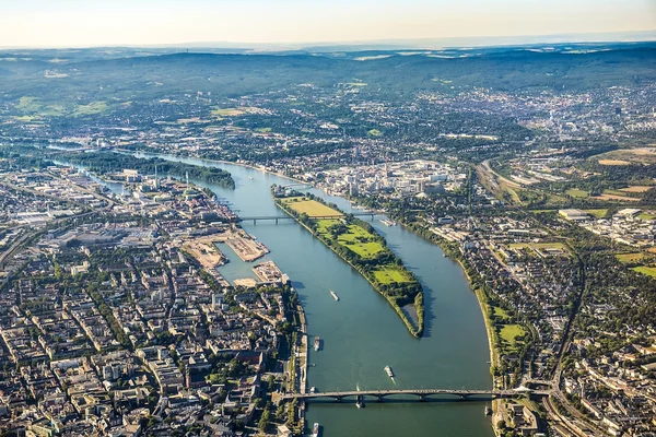美因茨和莱茵河的鸟瞰图 — 图库照片