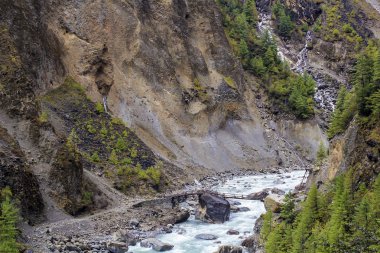  river Valley ahşap kambur bridge ile göster