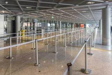 Frankfurt terminalde Bagaj kontrol
