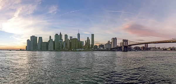 Manhattan city view mit brooklyn bridge — Stockfoto