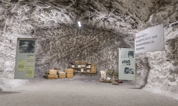 People visit the mining plant Sondershausen in Germany — Stock Photo, Image