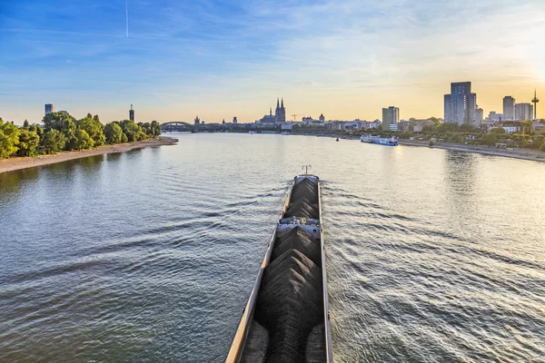 Panorama z Kolína nad Rýnem s řekou Rýn — Stock fotografie
