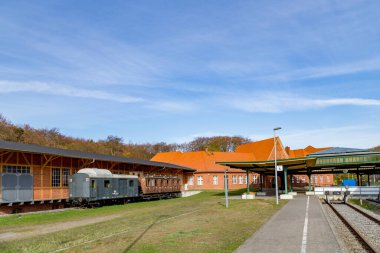 Seebad Heringsdorf, Almanya - 17 Nisan 2014: Seebad Heringsdorf, Almanya 'daki ünlü eski tren istasyonu. Tren istasyonu 1896 'da açıldı..